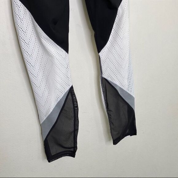 Athleta High Rise Precision 7/8 Tight Black M - Picture 6 of 8